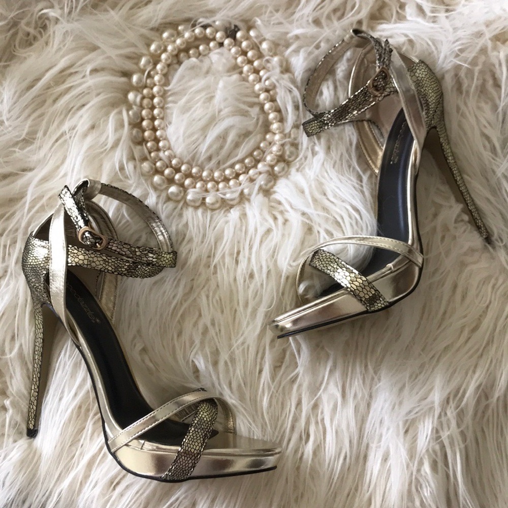 Shoe Dazzle Gold Shenice